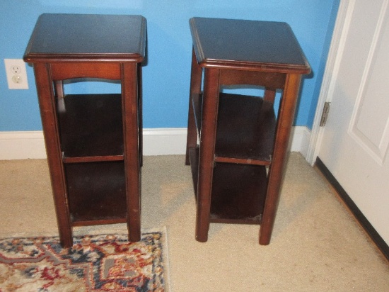 Pair Samson International Furniture Mahogany Transitional Modern End Tables Tapered