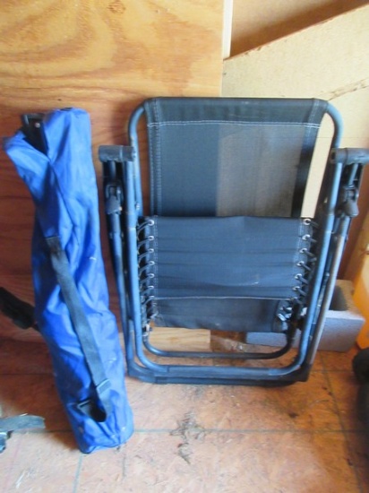 2 Folding Patio Lawn Chairs