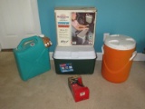 Lot Coleman 5 Gallon Beverage Cooler w/Removable Spout, Rubbermaid 34Qt Cooler Chest,
