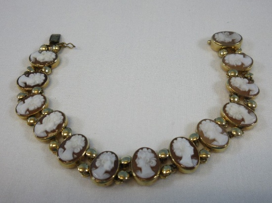 Exquisite 14kt Gold Oval Shaped Eos Set Profile Portrait Round Beads Linked Bracelet-