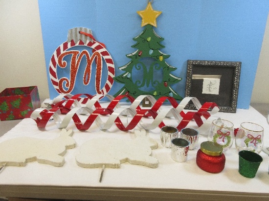 Lot Pair Red/White Metal Spiral 43.7" Wind Spinners Retail $19.99 each, Tree/Ornament Forms