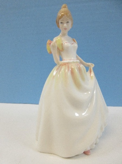 Collector's Royal Doulton Vanity Fair Ladies Series 7 1/2" Gift of Love Elegant Lady Figurine Base