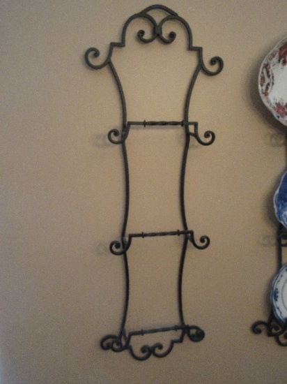 Black Metal Wall-Mount Plate Rack Holds 3 Plates Vertical for Display Scrollwork Design 38" x 14"