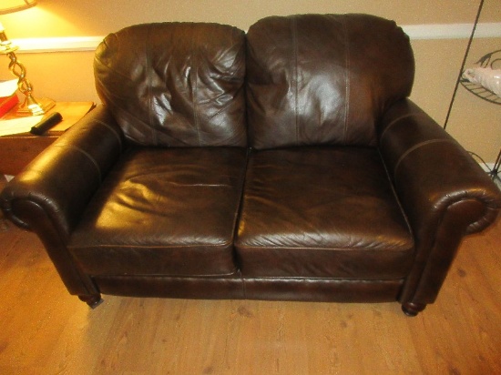 Lane Furniture Leather Refined Brown Classical Rolled Arm Loveseat w/Accent Pillows on