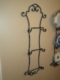 Black Metal Wall-Mount Plate Rack Holds 3 Plates Vertical for Display Scrollwork Design 38