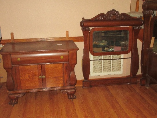 Beautiful Antique Oak 1 Over 2 Wash Stand w/Attached Framed Mirror Ornate Carving Dovetail