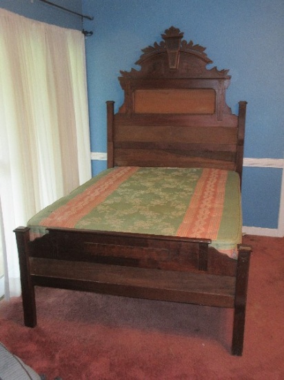 Walnut Antique Victorian Era Eastlake Furniture 3/4 Size Bed & Wooden Side Rails Features