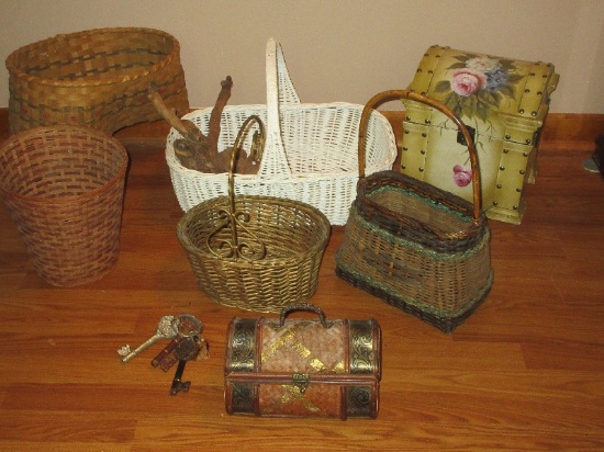 Lot Stair Step Basket, Large White Basket, 2pcs Driftwood, Decorative Keepsake Chest etc.