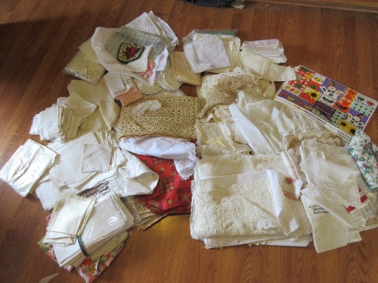 Lot Misc Linen/Lace Table Cloths, Placemats, Vinyl Placemats, Battenberg Placemats, Damask