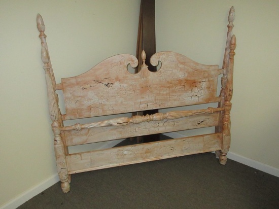 Vintage Dixie Furniture Mahogany Traditional Painted Distressed Craquelure Finish Farmhouse