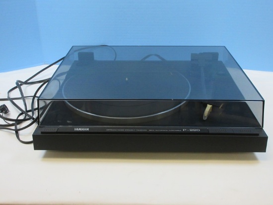 Yamaha P-220 Stereo Turn Table Record Player in Original Box