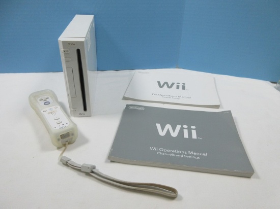 Nintendo Model NO. RVL-001(USA) Wii Gaming Console w/Wii Remote
