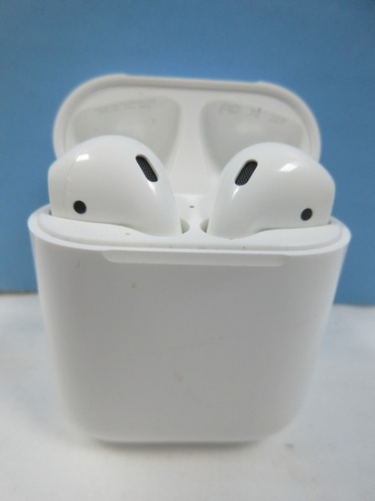 Apple Air Pods in Charging Case