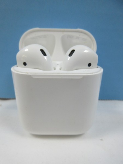 Apple Air Pods in Charging Case