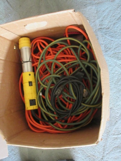 Lot Misc Extension Cords, Fluorescent Work Light etc.