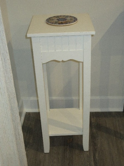 Country Cottage Plant Stand w/Beadboard Design Apron Trim, Attached Trivet & Lower Shelf