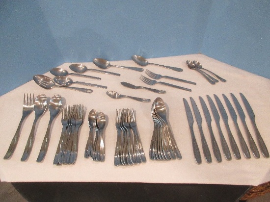 Lot 43pcs Robert Welch Design William Welch Linton Pattern Oblong Groove on Tip Design 18/10