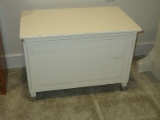 White Trunk/Chest, Toy Box/General Storage w/Hinged Lid & Stainless Metal Cap Feet
