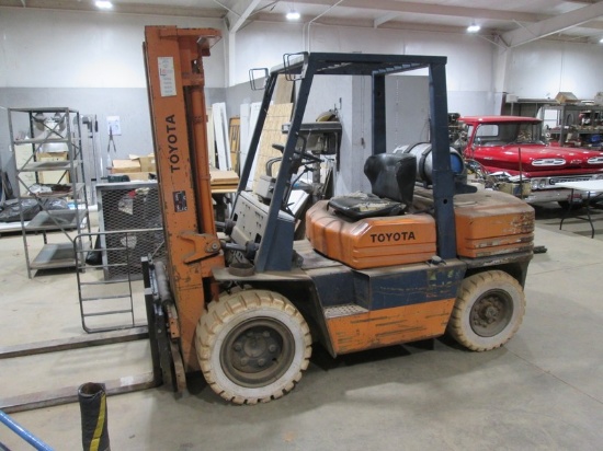 Toyota 5 Series Large Industrial LP Gas Forklift Heavy Duty Counter Balance Durable Internal