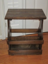 Early American Style Rustic Country Knotty Pine Wood End Table/Chair Side Table w/Built IN