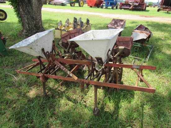 Covington 2 row planter w/ fert.