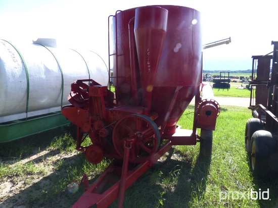 International 1050 feedmill