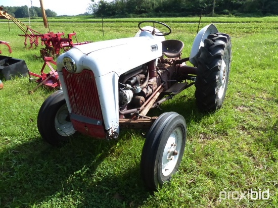 Ford 600 tractor