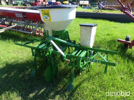 Cole 2 row planter w/ fertilizer