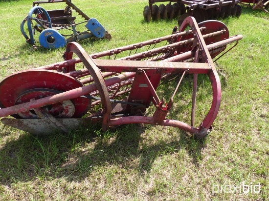 Massey Ferguson #20 3 pt side delivery hay rake