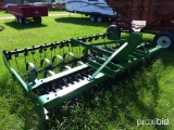 John Deere 10' 3 pt cultimulcher