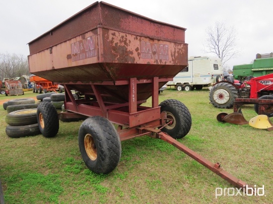 M&W gravity wagon