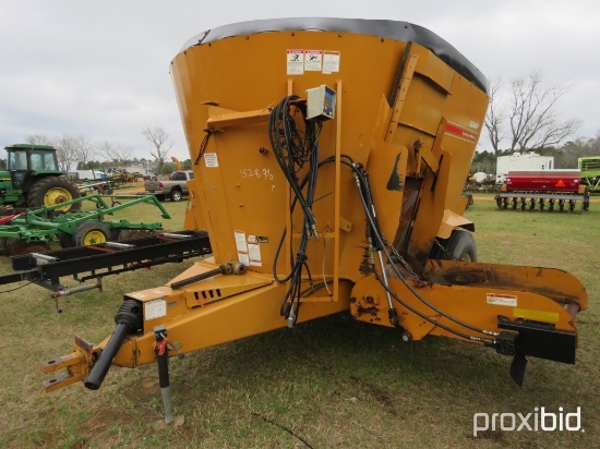 Kuhn Knight 5042 TMR mixer wagon