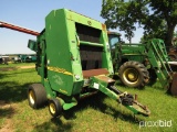 John Deere 467 round baler