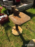 Craftsman vice w/ metal stand