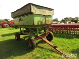 Parker 2100 gravity wagon w/ ear corn extensions