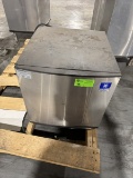 Manitowoc Ice Machine with Bin Model:SY0324A, S/N:05...