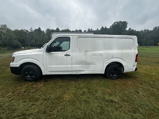 2012 Nissan NV2500 Cargo Van, Runs, Low Roof, New Battery, 2 Keys, Rear Door Barn Door Style, Sli...