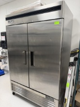 Frigon 2-Door Reach-In Refrigerator M: F-49