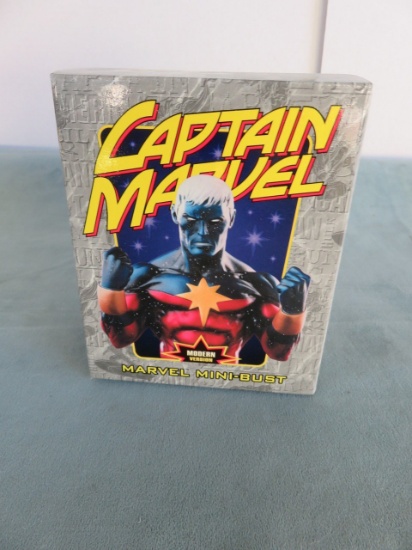 Captain Marvel Bowen Mini-Bust