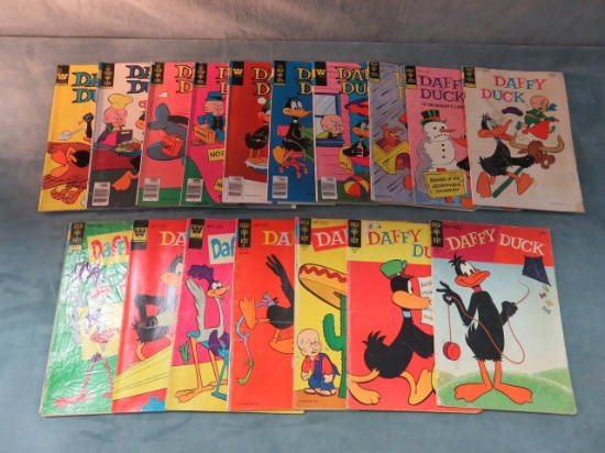 Daffy Duck Silver/Bronze Lot of (17)