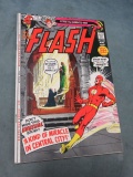 Flash #208/1971 52 Page Giant