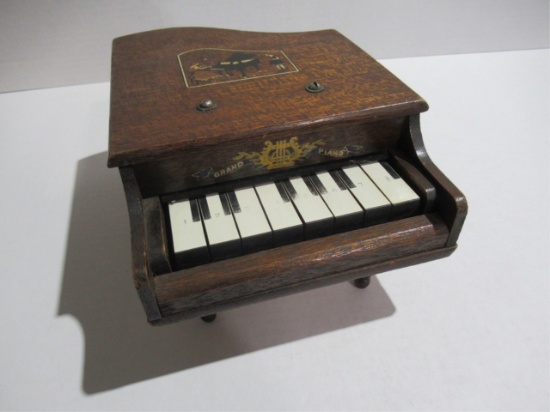 1930s LHH Baby Wooden Grand Piano Toy