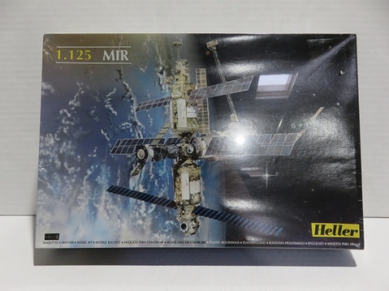 Mir 1/125 Scale Heller Model Kit