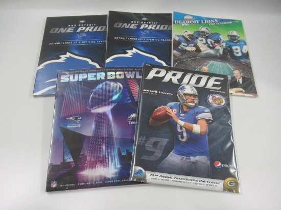 NFL Football Collectible Program/Yearbook Lot