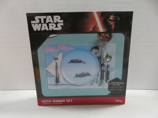 Star Wars Hoth Dinner Plate, Placemat, & Silverware Set