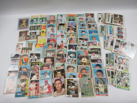 1950s to 1980s Baseball Card Lot w/Autograph