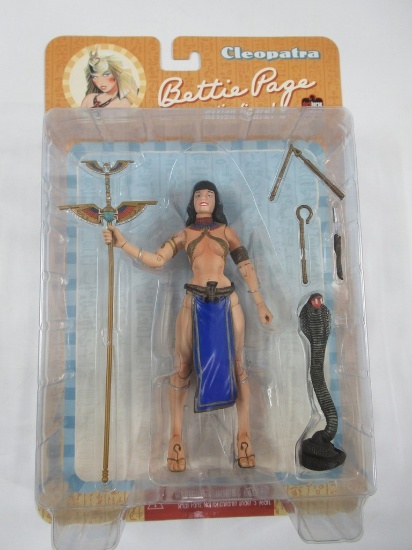 Dark Horse Deluxe "Cleopatra" Bettie Page Figure
