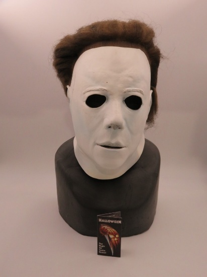 Halloween Michael Myers Mask with Display