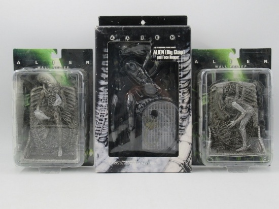 Alien Model + Wall Reliefs Lot