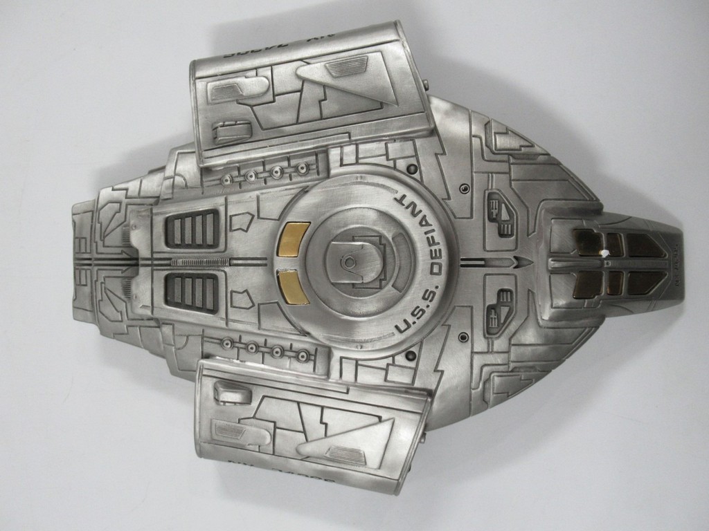 Franklin Mint Star Trek USS Defiant NX-74205 | Proxibid